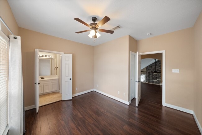 Building Photo - 2438 Ripplewood Dr