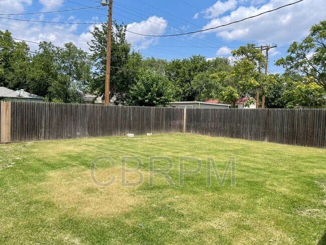 Building Photo - 3418 26th St