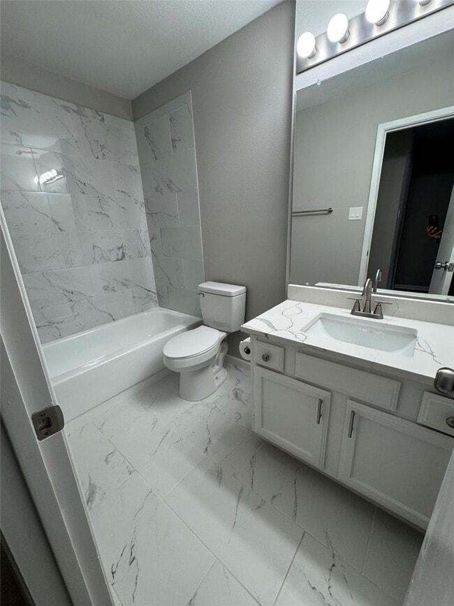 Building Photo - 3111 Timber View Dr