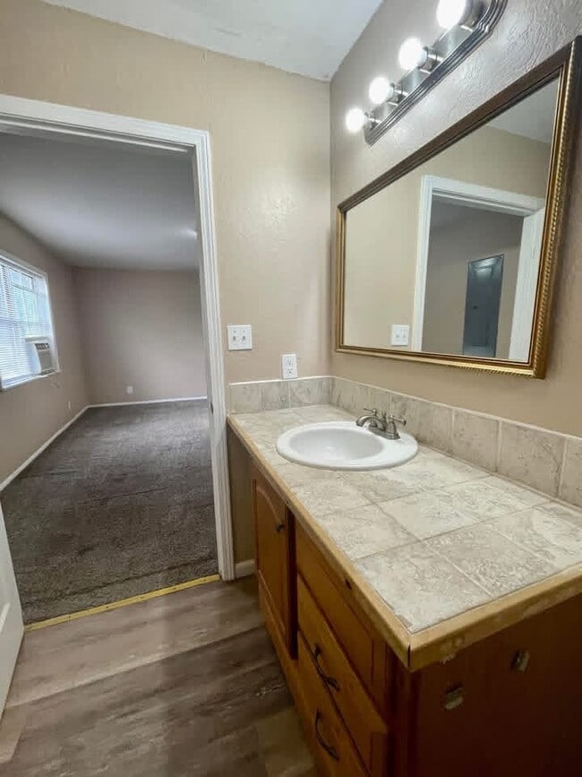 Building Photo - 823 G St NW