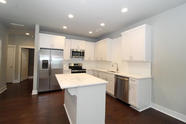 Building Photo - 2055 S Florida Way