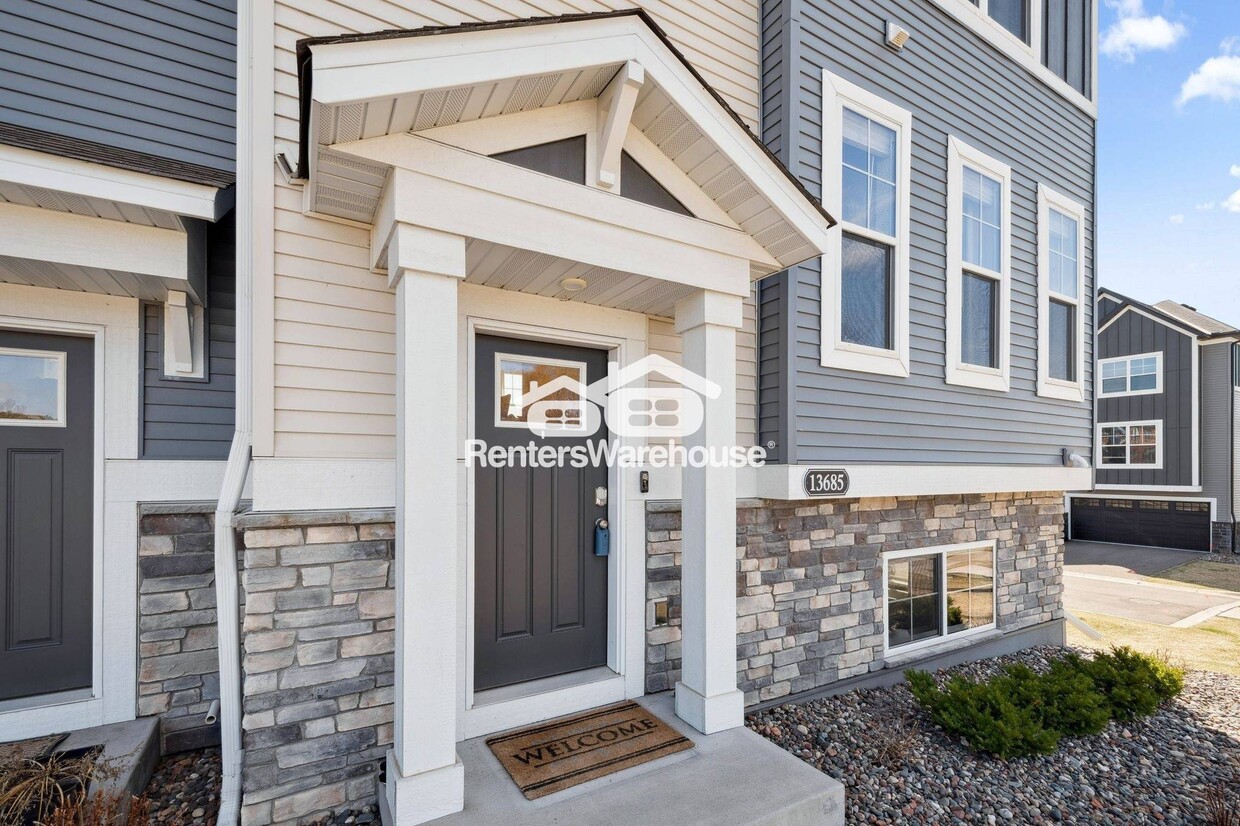 Building Photo - 13685 Marsh View Blvd