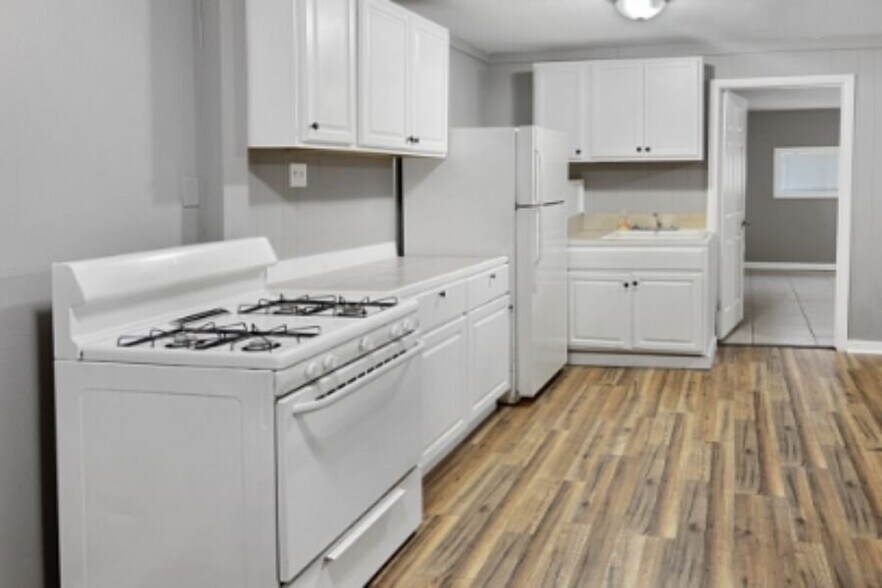 Building Photo - 1565 Murl St