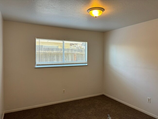 Building Photo - Ideal first floor unit! 2 bedrooms, 1 bathroom!  Directly across from beautiful Lake Alhambra. Pr...