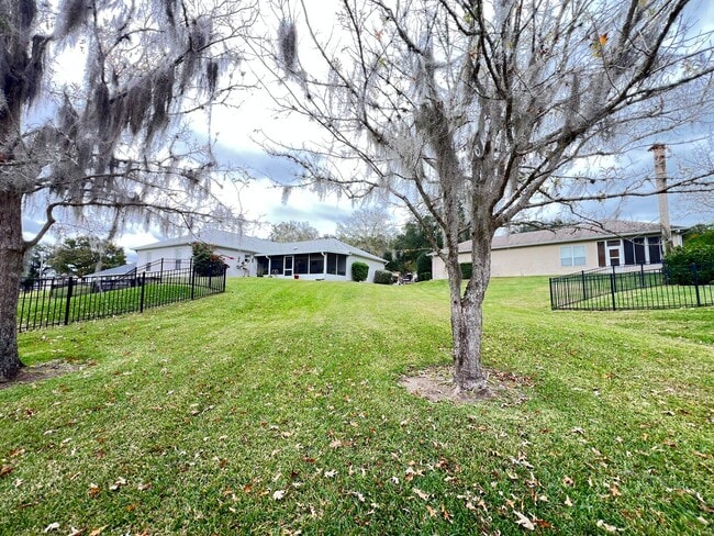 Building Photo - Modern 3-Bedroom, 2-Bathroom Home in Ocala! WASHER & DRYER INCLUDED!