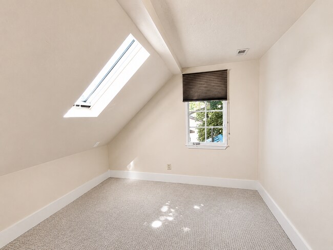 Building Photo - Heart of Bend Oasis: 3-Bedroom Home with Live-Edge Accents, New Carpet, and Fenced-In Parking