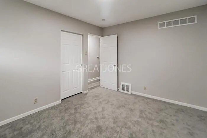 Building Photo - 155 Ben Nevis Rd