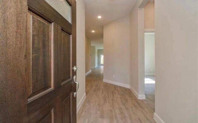 Building Photo - 427 Micaela Meadows Ct