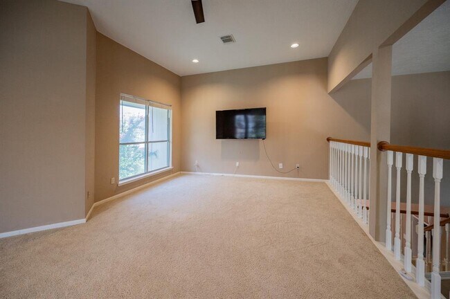 Building Photo - 1114 Gulfton Dr