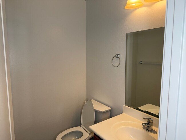 Building Photo - 5992 E Vega Ct