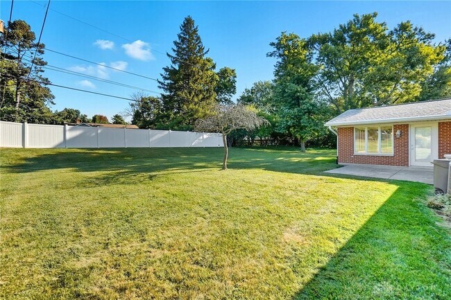 Building Photo - 1033 Georgian Dr