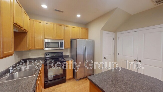 Building Photo - 378 Summergate Dr