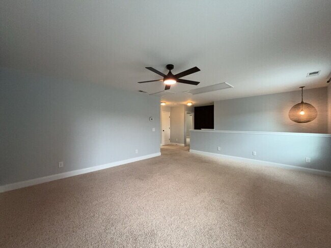 Building Photo - 373 Whispering Breeze Ln