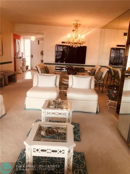 Building Photo - 1523 E Hillsboro Blvd