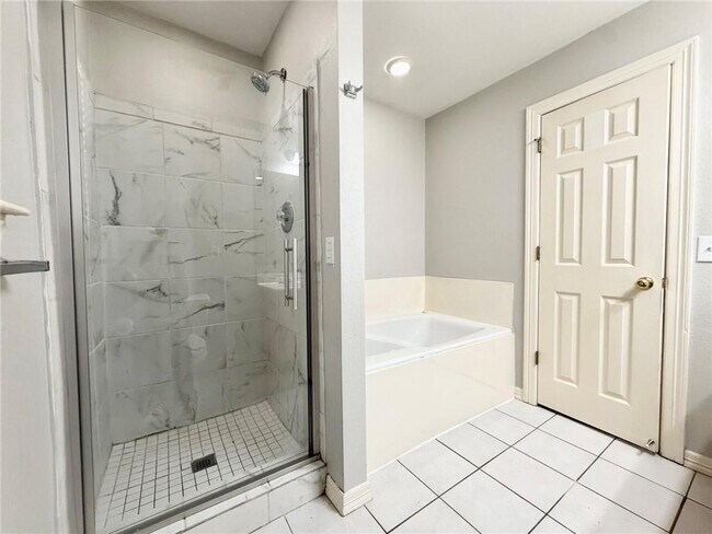 Building Photo - 2702 Drexelwood Dr