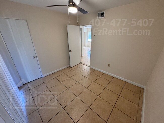 Building Photo - Lovely 3/2 in Orlando, FL - Move-In Specia...