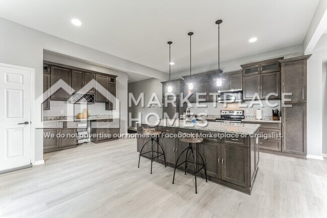 Building Photo - 1917 N College Ave