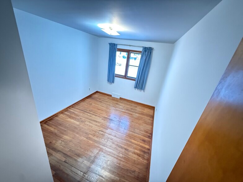 Building Photo - 4820 Green Rd