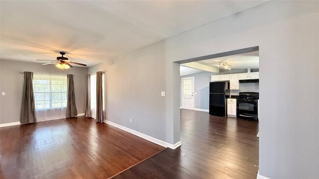 Building Photo - 350 Co Rd 201