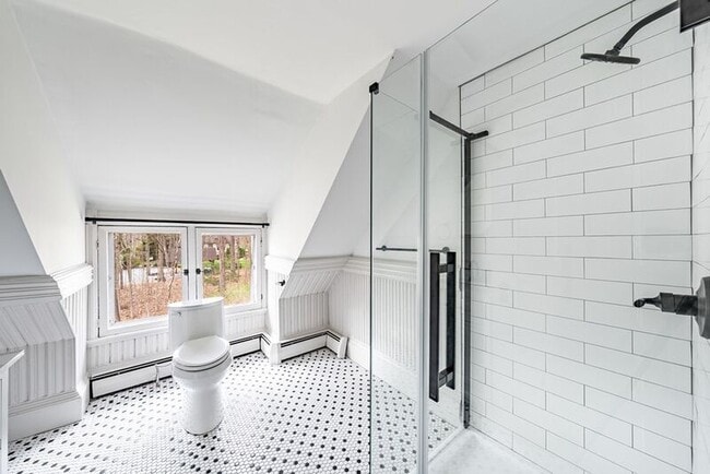 Building Photo - 245 Clinton St