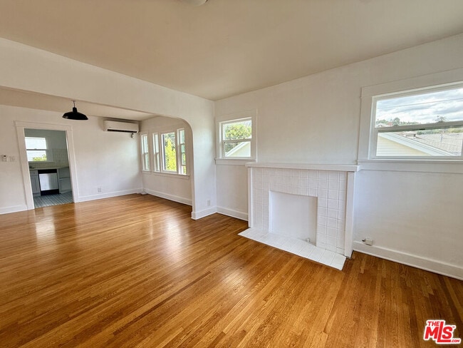 Building Photo - 2471 W Ave 32