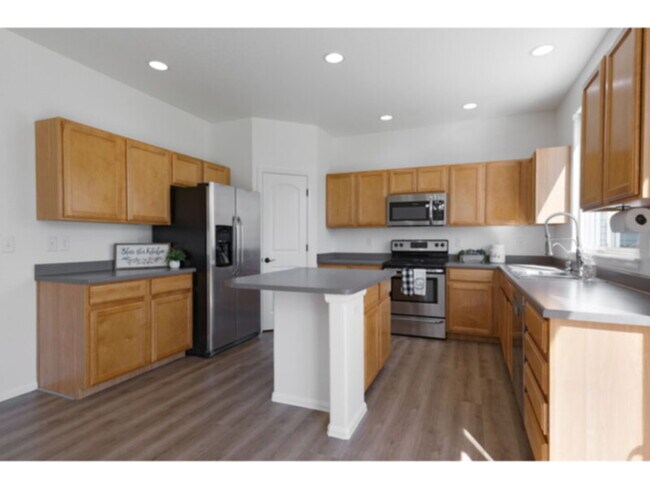 Building Photo - Stunning 2 story home in Painted Sky