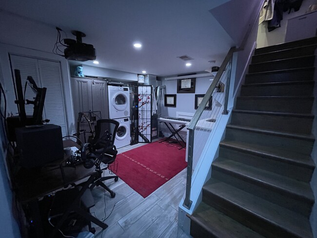 Building Photo - 1323 Dexter Ter SE