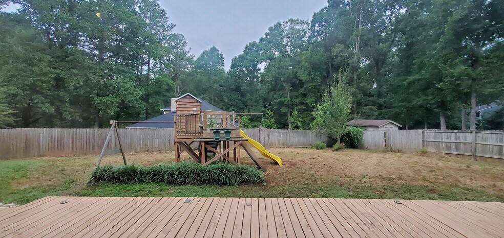 Building Photo - 3820 E Carlyle Ct