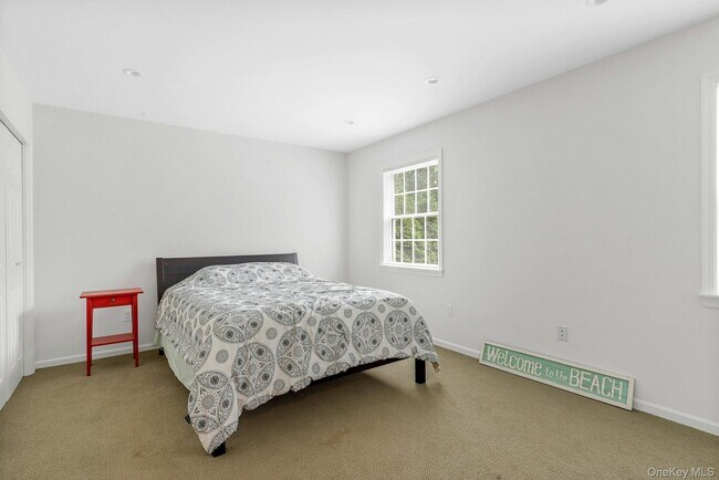 Building Photo - 405 The Short Ln
