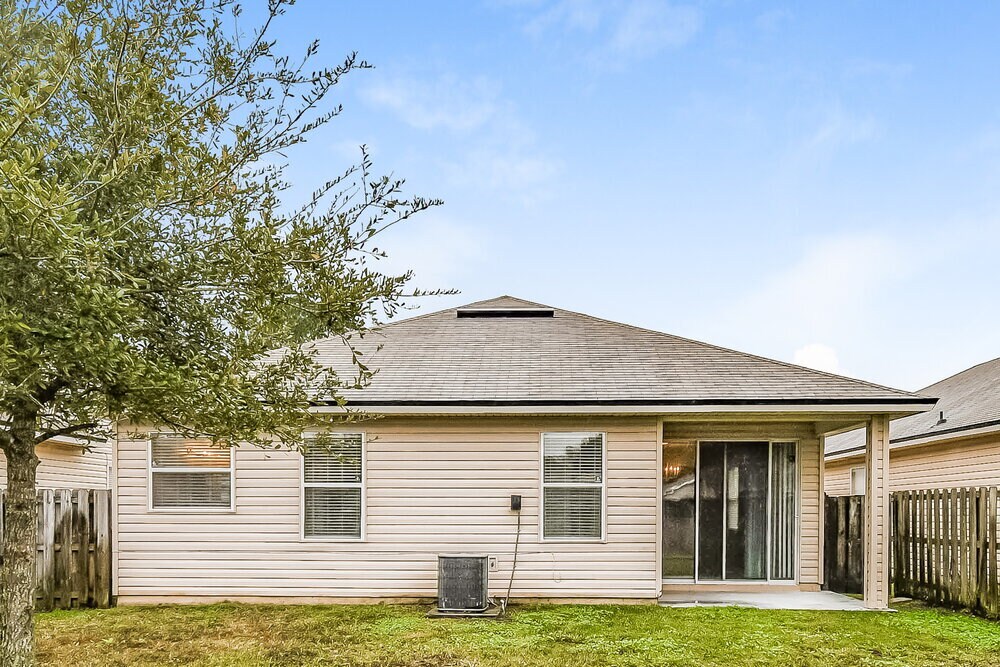 Building Photo - 11997 Alexandra Dr