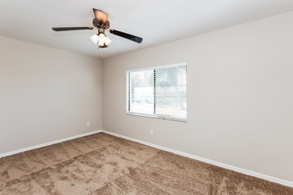 Building Photo - 139 SE 19th Ln