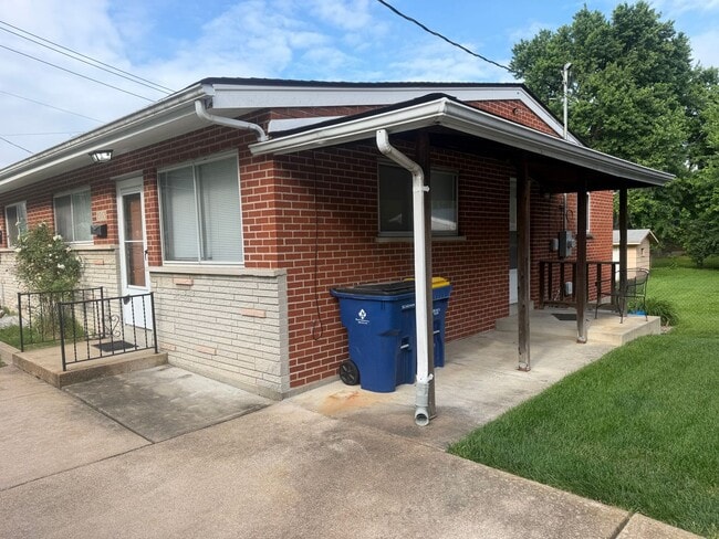 Building Photo - 3961 Jane Ave