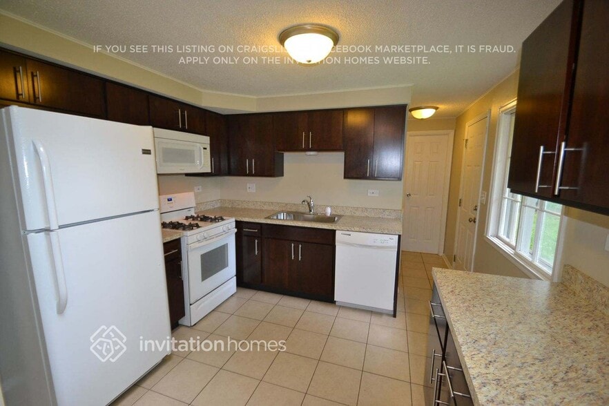 Building Photo - 433 Janine Ln