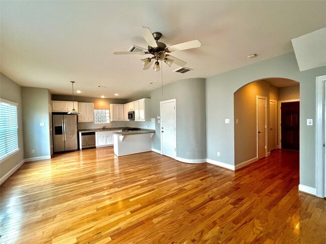 Building Photo - 3731 Main Poplar Dr