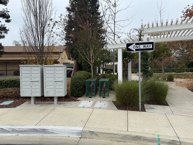 Building Photo - 2021 built two story in Oakdale!