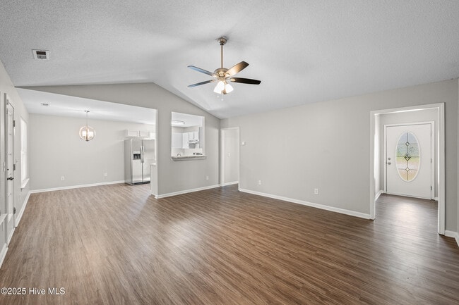 Building Photo - 200 Druid Ct