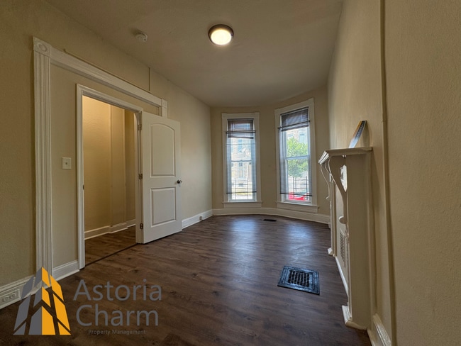 Building Photo - Bright Updated 4-Bedroom Home