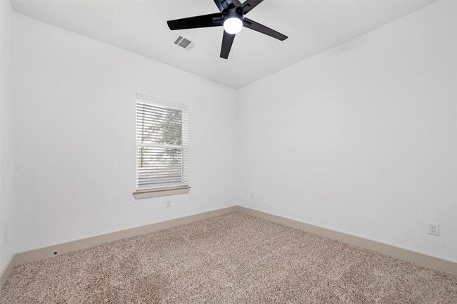 Building Photo - 837 W Little York Rd