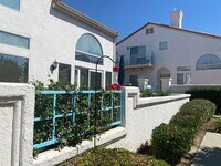 Building Photo - Rancho Del Mar Townhome in Central Temecul...