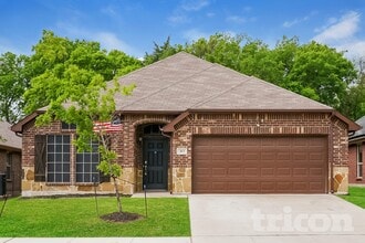 Building Photo - 313 Lucky Landing Dr