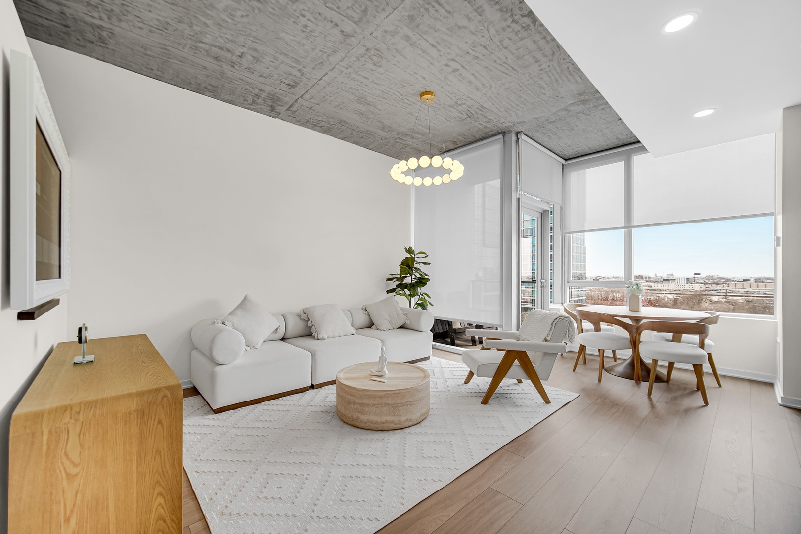 Building Photo - 1345 S Wabash Ave