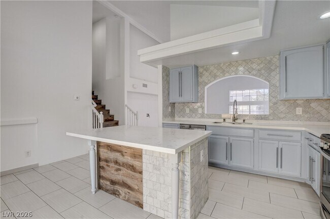 Building Photo - 3557 Sedwick Dr
