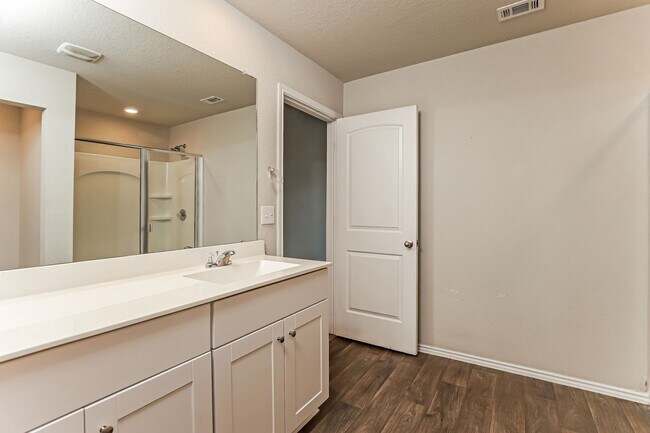 Building Photo - Spacious 3-Bedroom in Affordable Austin Community