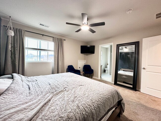 Building Photo - Modern 3-Bedroom 2.5 Bath Single Family Home in Gresham!