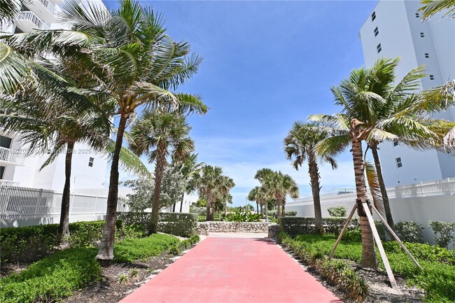 Building Photo - 401 Ocean Dr
