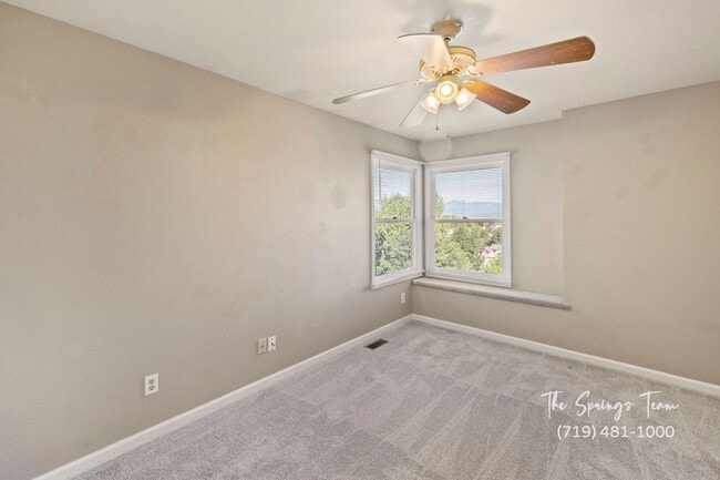 Building Photo - SPECTACULARLY HUGE 6BD HOME with PANORAMIC MOUNTAIN VIEWS - Security Deposit Waiver Available