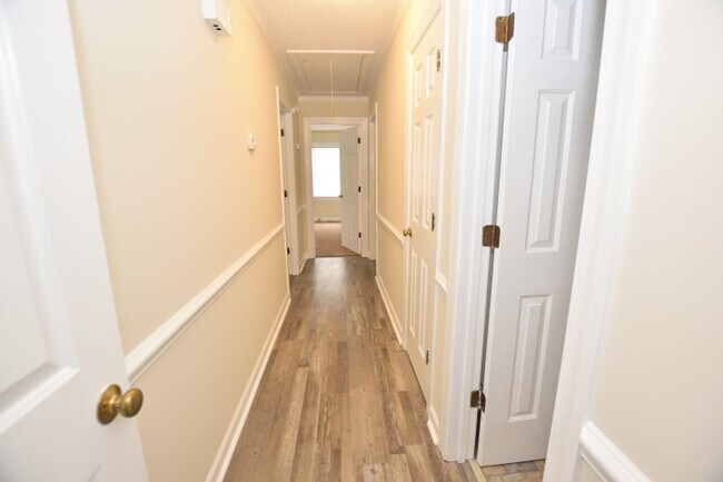 Building Photo - 1132 Niblick Dr