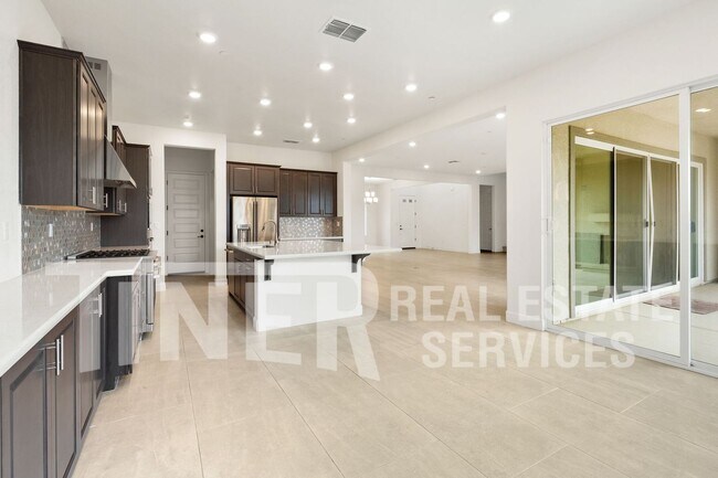Building Photo - 4944 Covered Wagon Cir