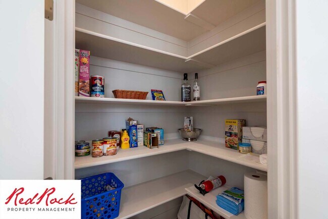 Building Photo - 2 Bedroom Fully Furnished Home In Sun River Community for 55 years and older with a firm 6 Month ...