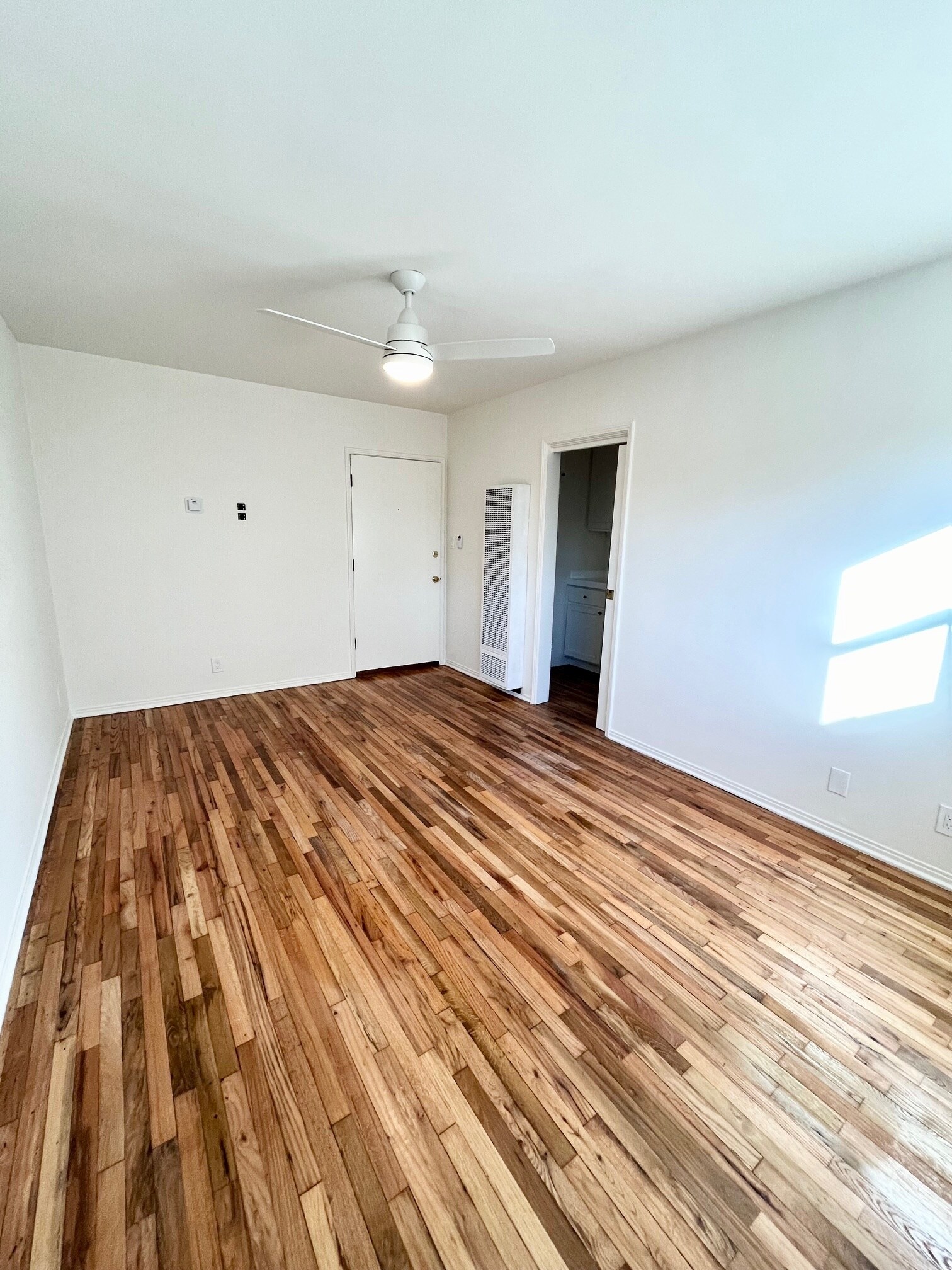 Building Photo - 2129 Ocean Ave